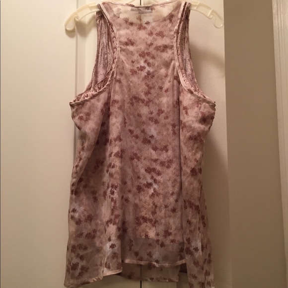 Two layer sleeveless top - Picture 3 of 5